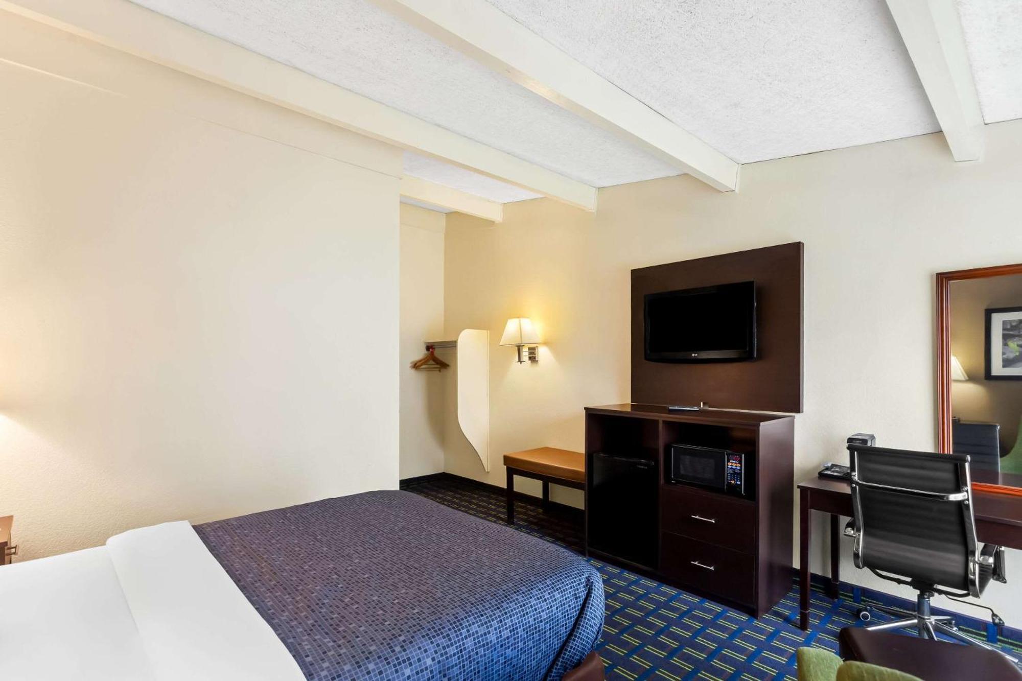 Econo Lodge Waynesboro - Skyline Drive Zewnętrze zdjęcie