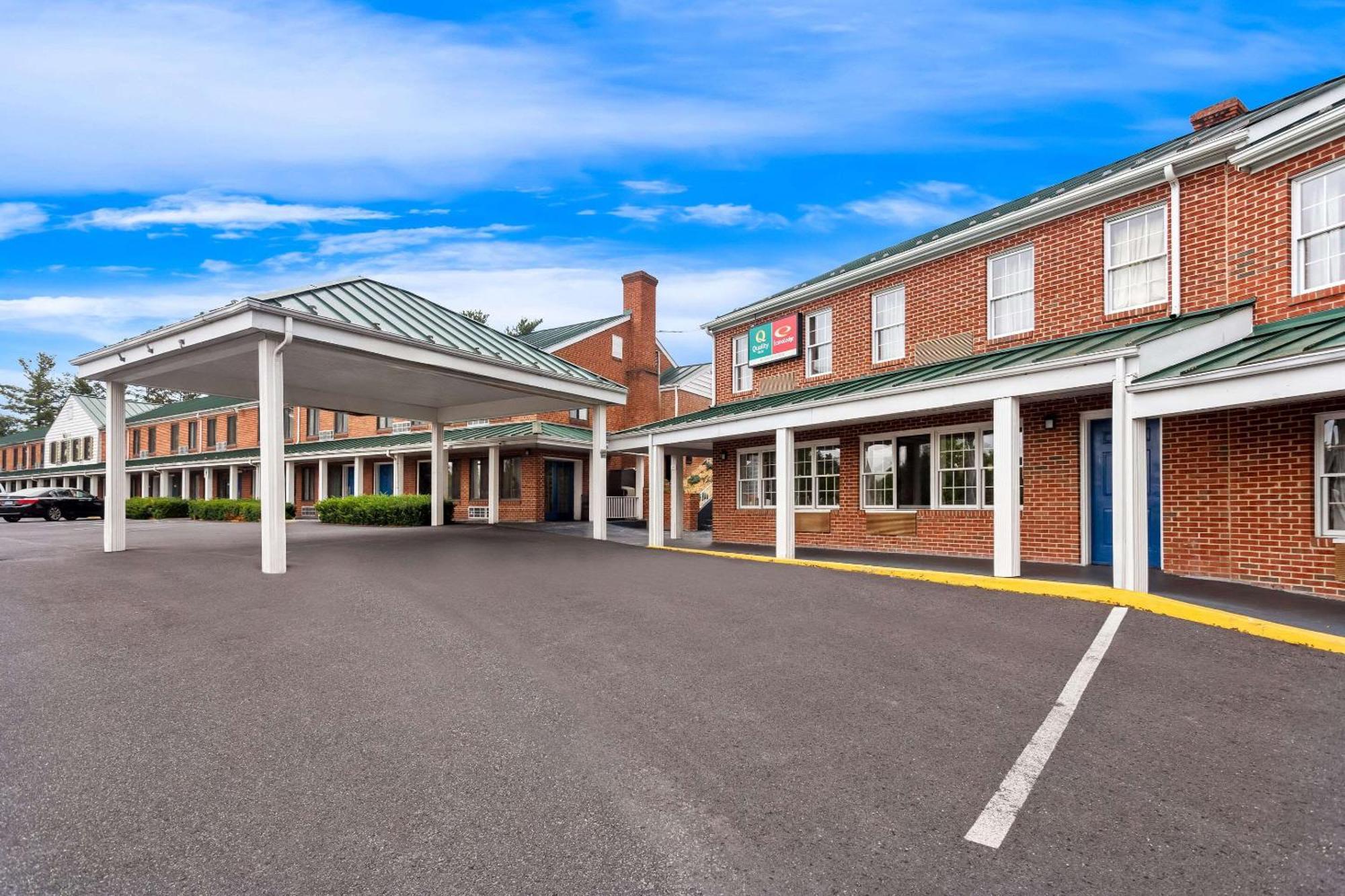 Econo Lodge Waynesboro - Skyline Drive Zewnętrze zdjęcie